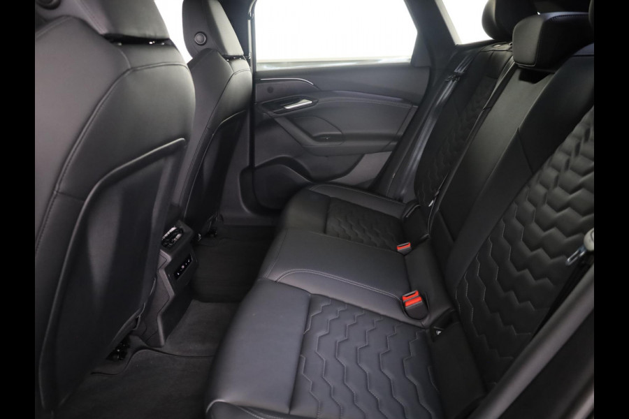 Audi A6 Avant e-tron S edition performance 100 kWh 367pk | SOH99% | Panoramadak | Lederen sportstoelen | Tech pro | Stuur-en stoelverwarming V+A