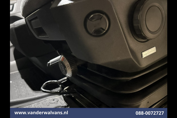 Volkswagen Crafter 2.0 TDI 141pk L3H3 L2H2 Euro6 Airco | Camera | Apple Carplay | Cruisecontrol | 3000kg Trekhaak Android Auto, Chauffeursstoel, Bijrijdersbank
