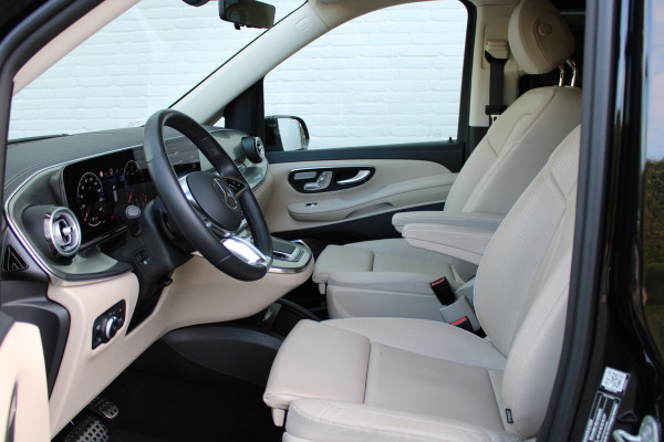 Mercedes-Benz V-Klasse 300d / XXL / AMG / Exclusive / 4-Matic / 7 Pers / Luchtv / Elec Stoel voor + Achter / Burmester / NIEUWSTAAT