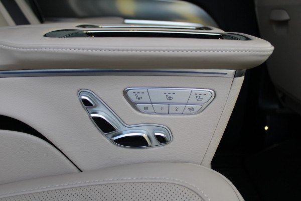 Mercedes-Benz V-Klasse 300d / XXL / AMG / Exclusive / 4-Matic / 7 Pers / Luchtv / Elec Stoel voor + Achter / Burmester / NIEUWSTAAT