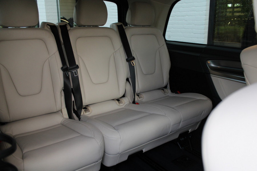 Mercedes-Benz V-Klasse 300d / XXL / AMG / Exclusive / 4-Matic / 7 Pers / Luchtv / Elec Stoel voor + Achter / Burmester / NIEUWSTAAT