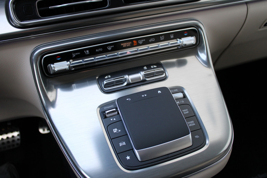 Mercedes-Benz V-Klasse 300d / XXL / AMG / Exclusive / 4-Matic / 7 Pers / Luchtv / Elec Stoel voor + Achter / Burmester / NIEUWSTAAT