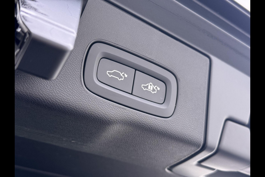 Volvo XC60 Plug-In Hybrid AWD T6 Plus Dark Recharge ADAPT. CRUISE CONTROL | STUUR & STOEL VERWARMING | PANORAMA DAK | 360 GRADEN CAMERA | ELEK. STOELEN MET GEHEUGEN | HARMAN/KARDON AUDIO