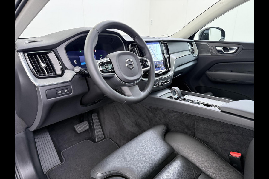 Volvo XC60 Plug-In Hybrid AWD T6 Plus Dark Recharge ADAPT. CRUISE CONTROL | STUUR & STOEL VERWARMING | PANORAMA DAK | 360 GRADEN CAMERA | ELEK. STOELEN MET GEHEUGEN | HARMAN/KARDON AUDIO