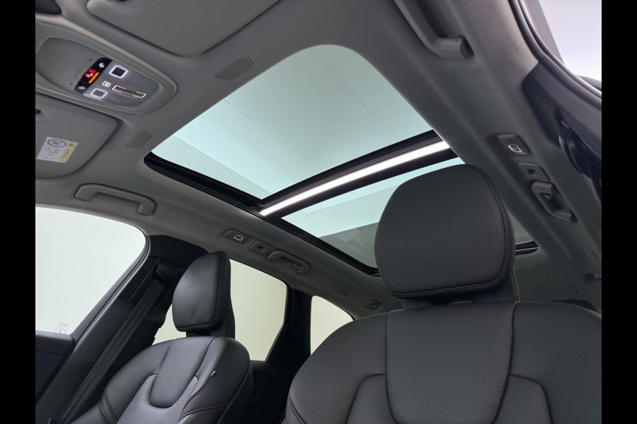 Volvo XC60 Plug-In Hybrid AWD T6 Plus Dark Recharge ADAPT. CRUISE CONTROL | STUUR & STOEL VERWARMING | PANORAMA DAK | 360 GRADEN CAMERA | ELEK. STOELEN MET GEHEUGEN | HARMAN/KARDON AUDIO