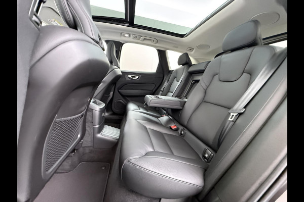 Volvo XC60 Plug-In Hybrid AWD T6 Plus Dark Recharge ADAPT. CRUISE CONTROL | STUUR & STOEL VERWARMING | PANORAMA DAK | 360 GRADEN CAMERA | ELEK. STOELEN MET GEHEUGEN | HARMAN/KARDON AUDIO