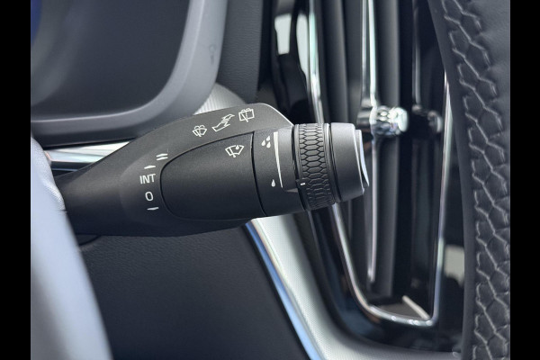 Volvo XC60 Plug-In Hybrid AWD T6 Plus Dark Recharge ADAPT. CRUISE CONTROL | STUUR & STOEL VERWARMING | PANORAMA DAK | 360 GRADEN CAMERA | ELEK. STOELEN MET GEHEUGEN | HARMAN/KARDON AUDIO
