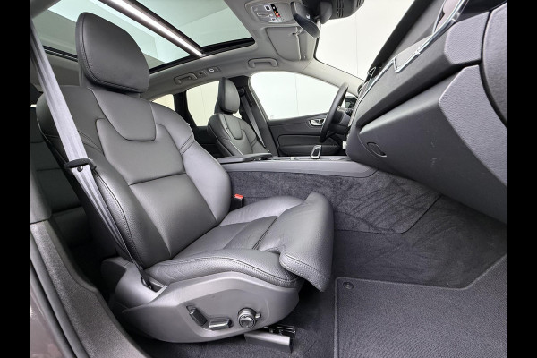 Volvo XC60 Plug-In Hybrid AWD T6 Plus Dark Recharge ADAPT. CRUISE CONTROL | STUUR & STOEL VERWARMING | PANORAMA DAK | 360 GRADEN CAMERA | ELEK. STOELEN MET GEHEUGEN | HARMAN/KARDON AUDIO