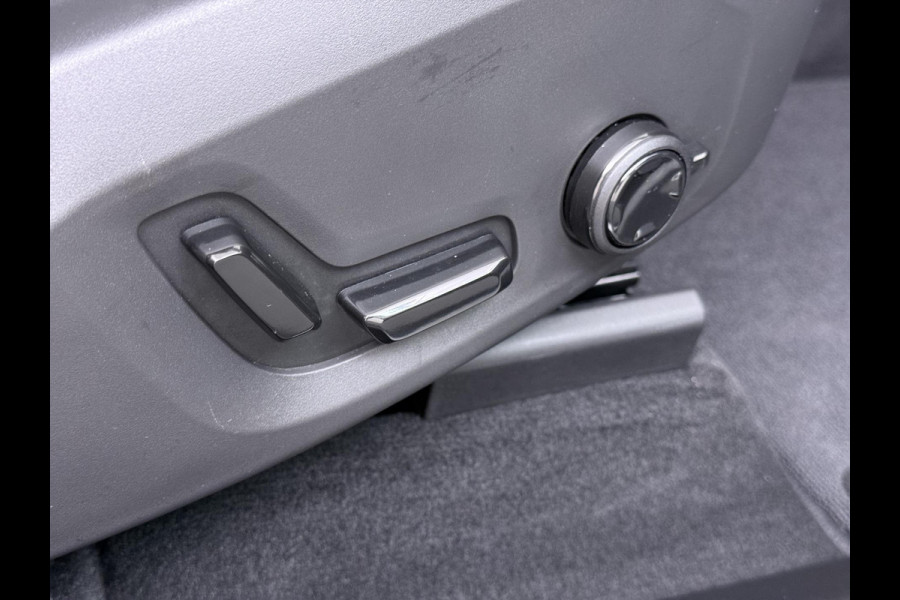 Volvo XC60 Plug-In Hybrid AWD T6 Plus Dark Recharge ADAPT. CRUISE CONTROL | STUUR & STOEL VERWARMING | PANORAMA DAK | 360 GRADEN CAMERA | ELEK. STOELEN MET GEHEUGEN | HARMAN/KARDON AUDIO