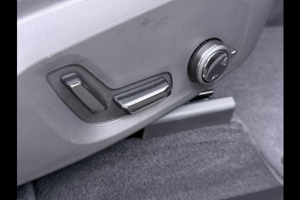 Volvo XC60 Plug-In Hybrid AWD T6 Plus Dark Recharge ADAPT. CRUISE CONTROL | STUUR & STOEL VERWARMING | PANORAMA DAK | 360 GRADEN CAMERA | ELEK. STOELEN MET GEHEUGEN | HARMAN/KARDON AUDIO