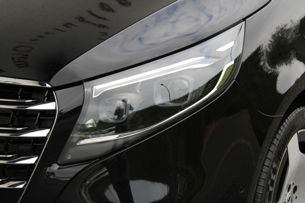 Mercedes-Benz V-Klasse 300d / XXL / AMG / DC / Exclusive / 4-Matic / Luchtv / Elec Stoel voor + Achter / Burmester / NIEUWSTAAT