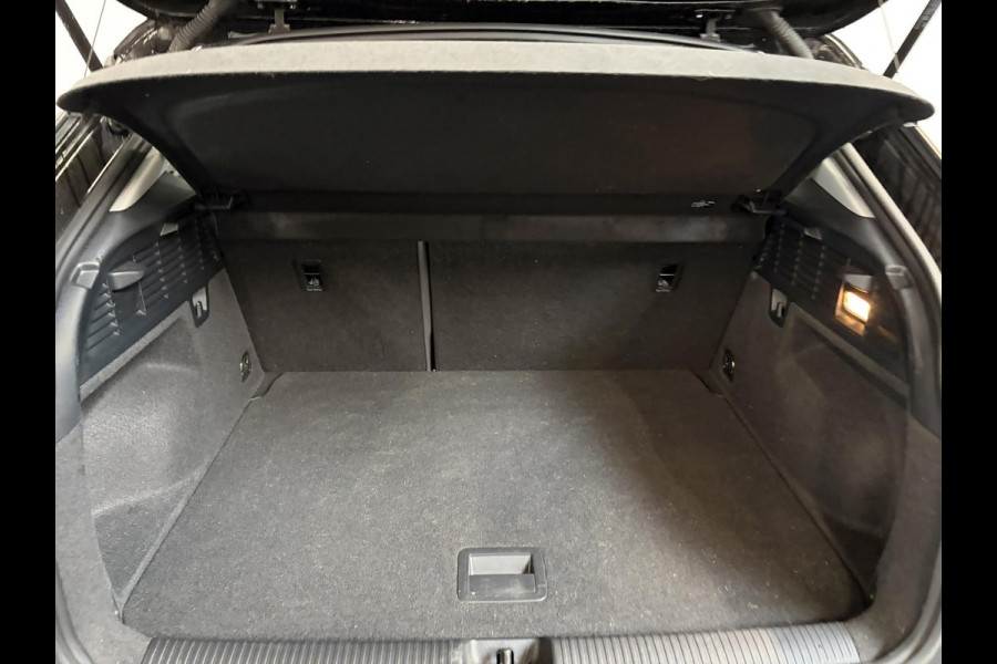 Audi Q2 35 TFSI Automaat Prestige Navigatie Apple Carplay/Android Auto Camera Verwarmde voorstoelen Led Parkeer sensoren
