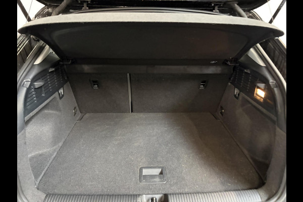 Audi Q2 35 TFSI Automaat Prestige Navigatie Apple Carplay/Android Auto Camera Verwarmde voorstoelen Led Parkeer sensoren