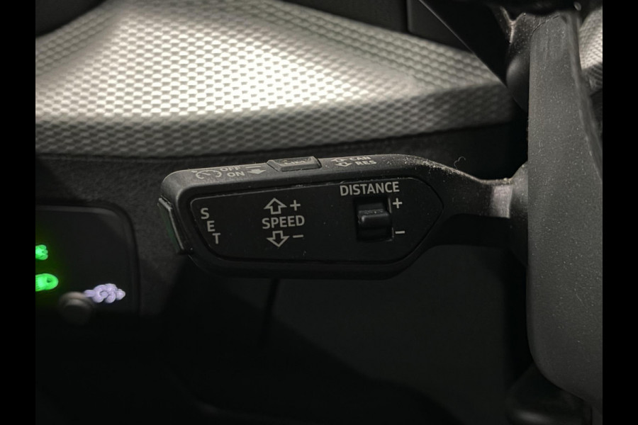 Audi Q2 35 TFSI Automaat Prestige Navigatie Apple Carplay/Android Auto Camera Verwarmde voorstoelen Led Parkeer sensoren