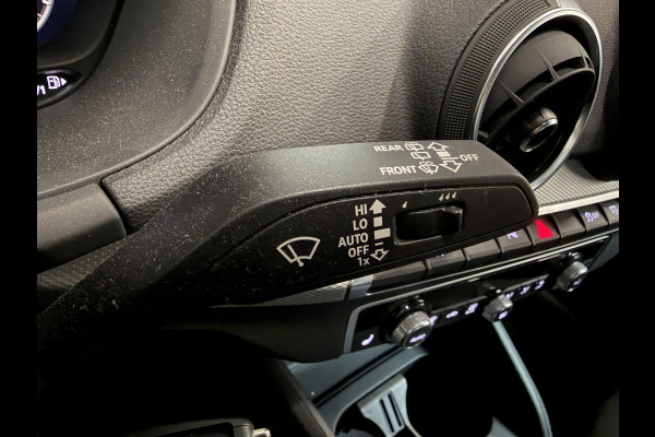 Audi Q2 35 TFSI Automaat Prestige Navigatie Apple Carplay/Android Auto Camera Verwarmde voorstoelen Led Parkeer sensoren