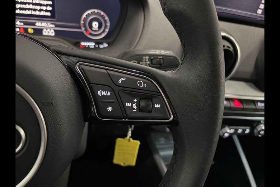 Audi Q2 35 TFSI Automaat Prestige Navigatie Apple Carplay/Android Auto Camera Verwarmde voorstoelen Led Parkeer sensoren