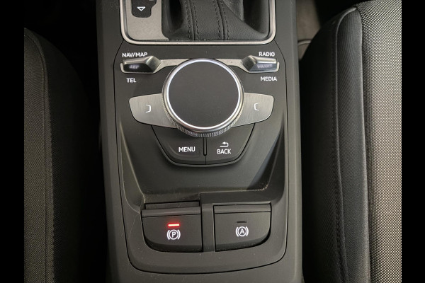 Audi Q2 35 TFSI Automaat Prestige Navigatie Apple Carplay/Android Auto Camera Verwarmde voorstoelen Led Parkeer sensoren