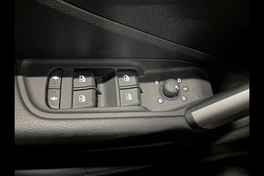 Audi Q2 35 TFSI Automaat Prestige Navigatie Apple Carplay/Android Auto Camera Verwarmde voorstoelen Led Parkeer sensoren