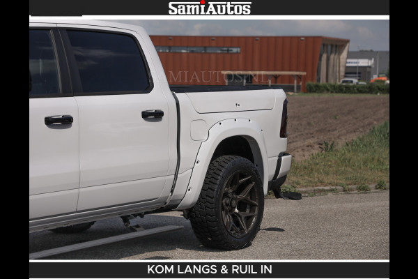Dodge Ram LIMITED H.O 540 PK 706Nm | Massage + Full Option | De Meest Luxe en Volle Pick-Up in zijn Klasse | Comfortabele Dubbele Cabine met Royale 5 Zitplaatsen | BPM vrij | Nu Leverbaar uit Voorraad | Voorraad Nr 2336 - 7700 | De specialist in Amerikaanse pick‑ups in Nederland en Europa.
