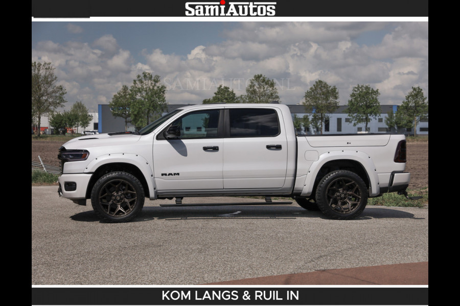 Dodge Ram LIMITED H.O 540 PK 706Nm | Massage + Full Option | De Meest Luxe en Volle Pick-Up in zijn Klasse | Comfortabele Dubbele Cabine met Royale 5 Zitplaatsen | BPM vrij | Nu Leverbaar uit Voorraad | Voorraad Nr 2336 - 7700 | De specialist in Amerikaanse pick‑ups in Nederland en Europa.