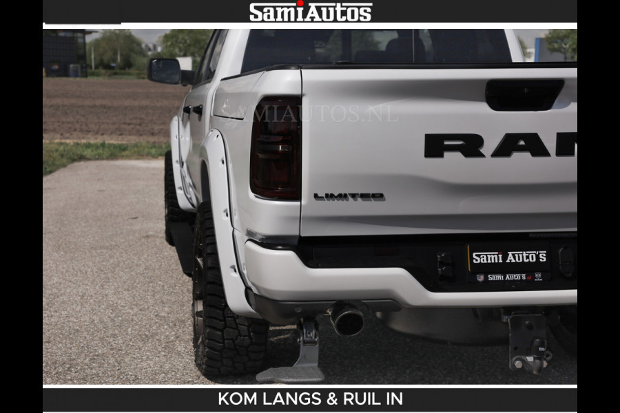 Dodge Ram LIMITED H.O 540 PK 706Nm | Massage + Full Option | De Meest Luxe en Volle Pick-Up in zijn Klasse | Comfortabele Dubbele Cabine met Royale 5 Zitplaatsen | BPM vrij | Nu Leverbaar uit Voorraad | Voorraad Nr 2336 - 7700 | De specialist in Amerikaanse pick‑ups in Nederland en Europa.