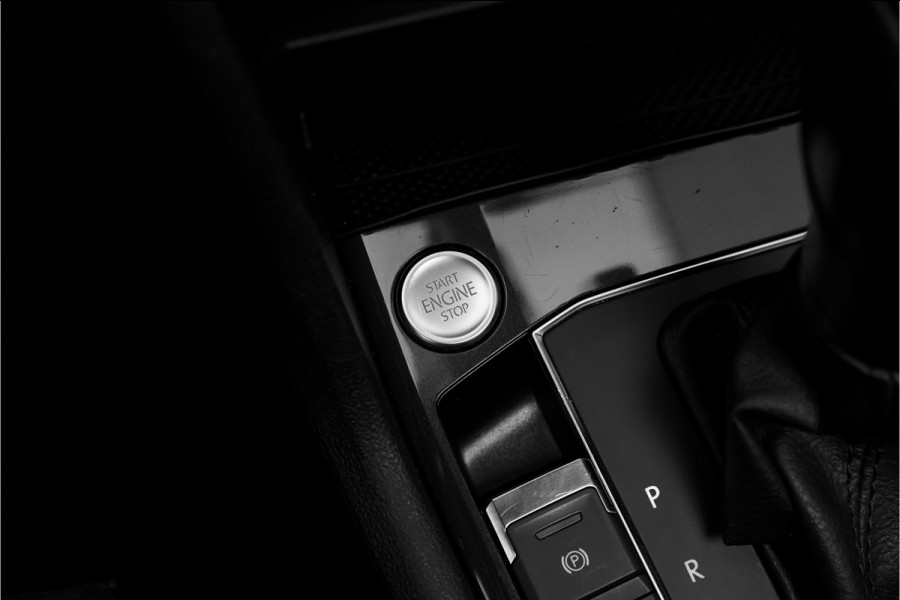Volkswagen Tiguan 1.5 TSI DSG R-Line Pano ACC Camera CarPlay 20" Suzuka