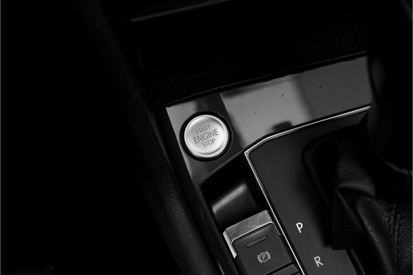Volkswagen Tiguan 1.5 TSI DSG R-Line Pano ACC Camera CarPlay 20" Suzuka