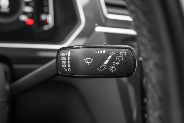 Volkswagen Tiguan 1.5 TSI DSG R-Line Pano ACC Camera CarPlay 20" Suzuka
