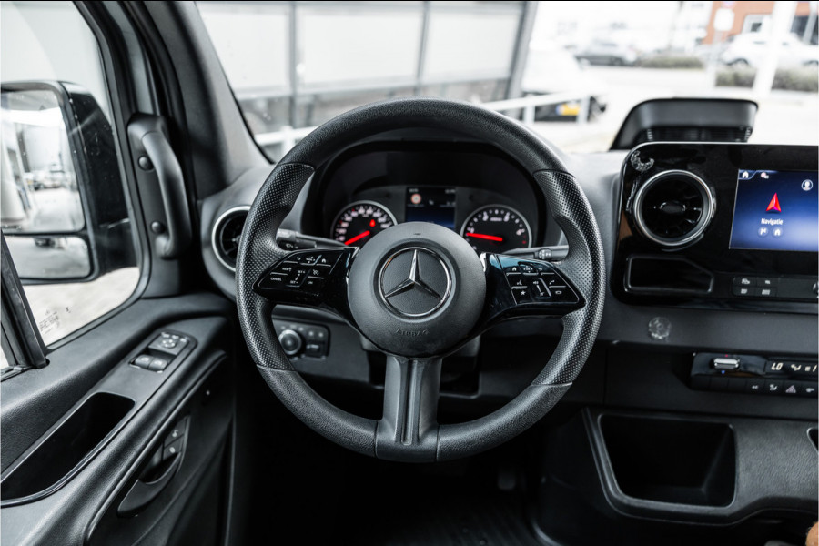 Mercedes-Benz Sprinter 317 1.9 CDI L2H2 | AMG | LED | CarPlay | Camera | Navigatie | Stoelverwarming | Cruise control | Dealer onderhouden | Lederen bekleding | Nieuwe APK | 12 maanden garantie | L2H2