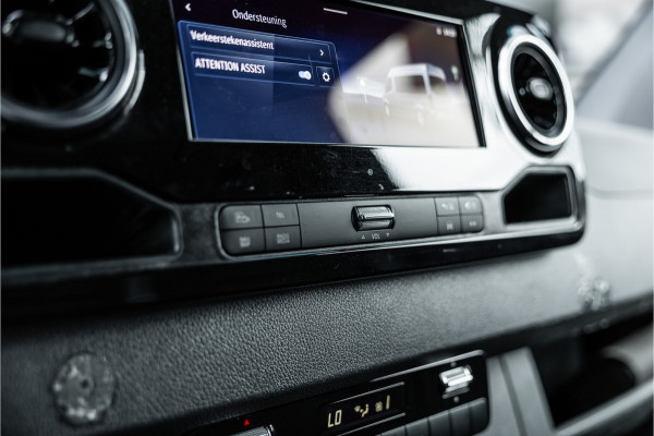 Mercedes-Benz Sprinter 317 1.9 CDI L2H2 | AMG | LED | CarPlay | Camera | Navigatie | Stoelverwarming | Cruise control | Dealer onderhouden | Lederen bekleding | Nieuwe APK | 12 maanden garantie | L2H2