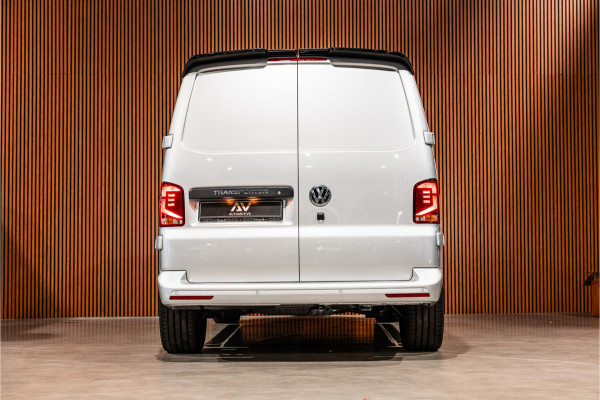 Volkswagen Transporter T6.1 2.0 TDI DSG L2H1 | AV Edition | Bi-Xenon | CarPlay | Camera | Cruise control | Trekhaak | MF Stuur | BPM Vrij
