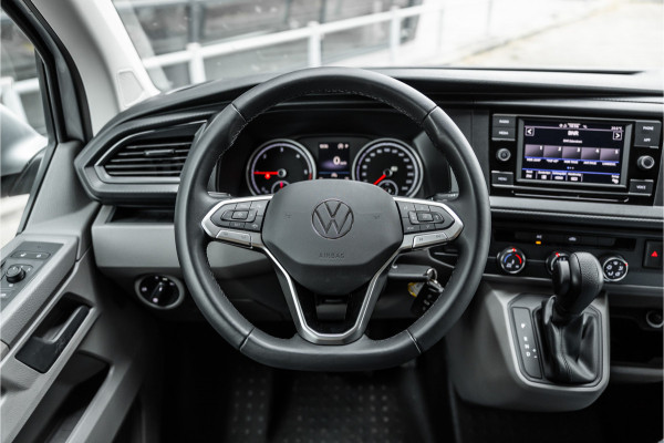 Volkswagen Transporter T6.1 2.0 TDI DSG L2H1 | AV Edition | Bi-Xenon | CarPlay | Camera | Cruise control | Trekhaak | MF Stuur | BPM Vrij