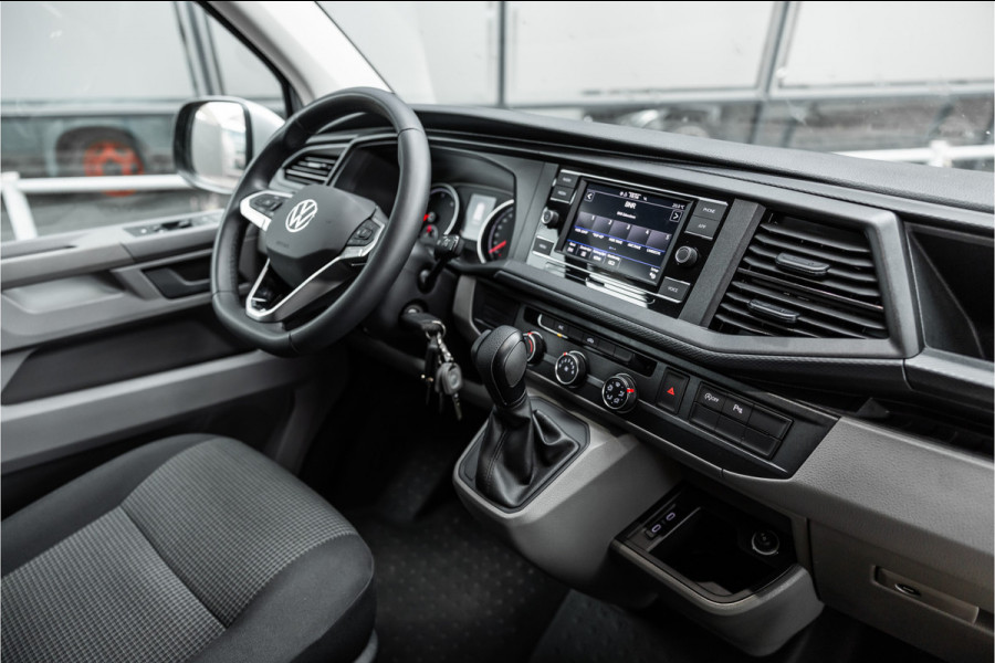 Volkswagen Transporter T6.1 2.0 TDI DSG L2H1 | AV Edition | Bi-Xenon | CarPlay | Camera | Cruise control | Trekhaak | MF Stuur | BPM Vrij