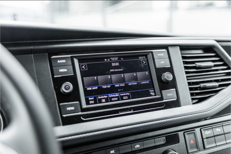 Volkswagen Transporter T6.1 2.0 TDI DSG L2H1 | AV Edition | Bi-Xenon | CarPlay | Camera | Cruise control | Trekhaak | MF Stuur | BPM Vrij