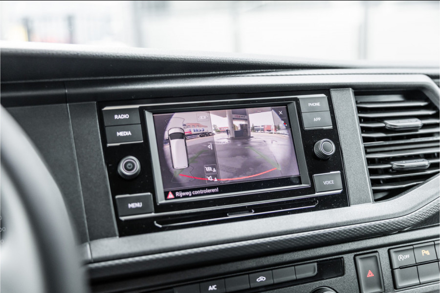 Volkswagen Transporter T6.1 2.0 TDI DSG L2H1 | AV Edition | Bi-Xenon | CarPlay | Camera | Cruise control | Trekhaak | MF Stuur | BPM Vrij