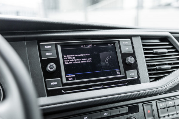 Volkswagen Transporter T6.1 2.0 TDI DSG L2H1 | AV Edition | Bi-Xenon | CarPlay | Camera | Cruise control | Trekhaak | MF Stuur | BPM Vrij