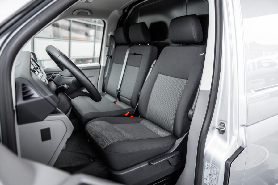 Volkswagen Transporter T6.1 2.0 TDI DSG L2H1 | AV Edition | Bi-Xenon | CarPlay | Camera | Cruise control | Trekhaak | MF Stuur | BPM Vrij