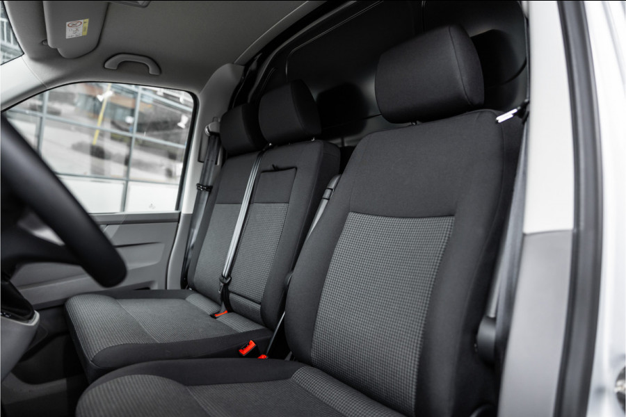 Volkswagen Transporter T6.1 2.0 TDI DSG L2H1 | AV Edition | Bi-Xenon | CarPlay | Camera | Cruise control | Trekhaak | MF Stuur | BPM Vrij