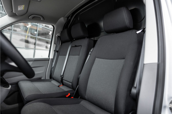 Volkswagen Transporter T6.1 2.0 TDI DSG L2H1 | AV Edition | Bi-Xenon | CarPlay | Camera | Cruise control | Trekhaak | MF Stuur | BPM Vrij