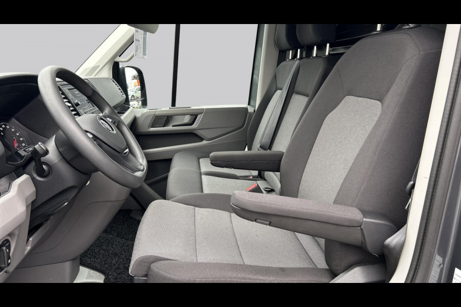 Volkswagen Crafter L3H3 2.0 TDI 140pk 3.5T Automaat Highline / Parkeersensoren / Geveerde stoel / Voorruitverwarming