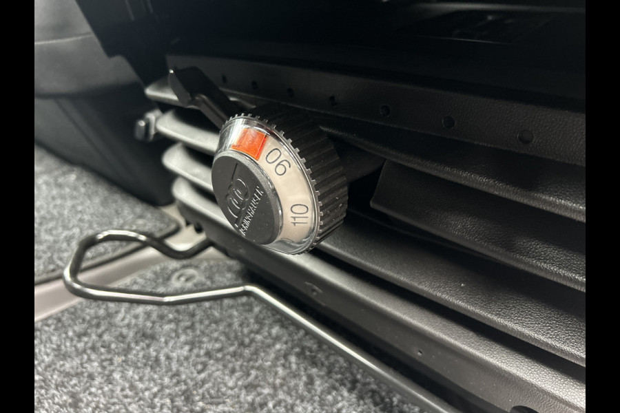Volkswagen Crafter L3H3 2.0 TDI 140pk 3.5T Automaat Highline / Parkeersensoren / Geveerde stoel / Voorruitverwarming
