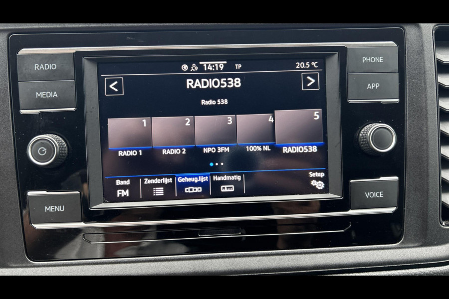 Volkswagen Crafter L3H3 2.0 TDI 140pk 3.5T Automaat Highline / Parkeersensoren / Geveerde stoel / Voorruitverwarming