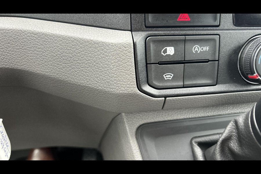 Volkswagen Crafter L3H3 2.0 TDI 140pk 3.5T Automaat Highline / Parkeersensoren / Geveerde stoel / Voorruitverwarming