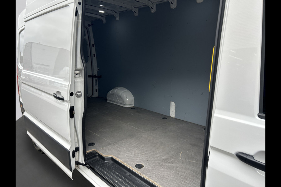 Volkswagen Crafter L4H3 2.0 TDI 140pk Automaat / Navigatie / Trekhaak / Betimmering / Bijrijdersbank
