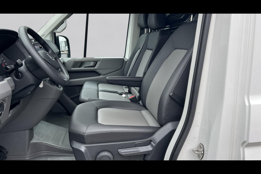 Volkswagen Crafter L4H3 2.0 TDI 140pk Automaat / Navigatie / Trekhaak / Betimmering / Bijrijdersbank