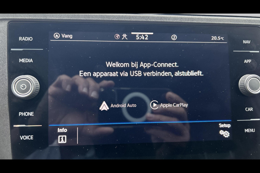 Volkswagen Crafter L4H3 2.0 TDI 140pk Automaat / Navigatie / Trekhaak / Betimmering / Bijrijdersbank