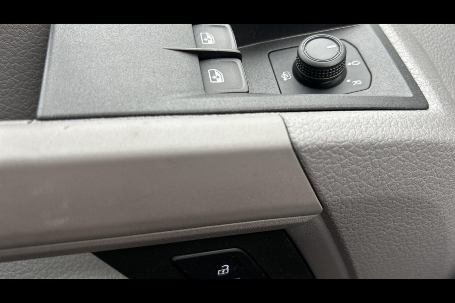Volkswagen Crafter L4H3 2.0 TDI 140pk Automaat / Navigatie / Trekhaak / Betimmering / Bijrijdersbank