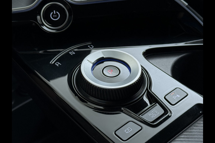 Kia Ev6 Plus Long Range 77.4kWh Trekhaak Leer+Ventilatie+Verwarming(+bank) Camera Adap.Cruise Warmtepomp Meridian®-Audio Stuur+Achterban SOH 100% Elek.Achterklep Apple Carplay Android Privacy Glas Pdc Lmv Led DAB 1.600KG Trekgewicht Dealeronderhouden