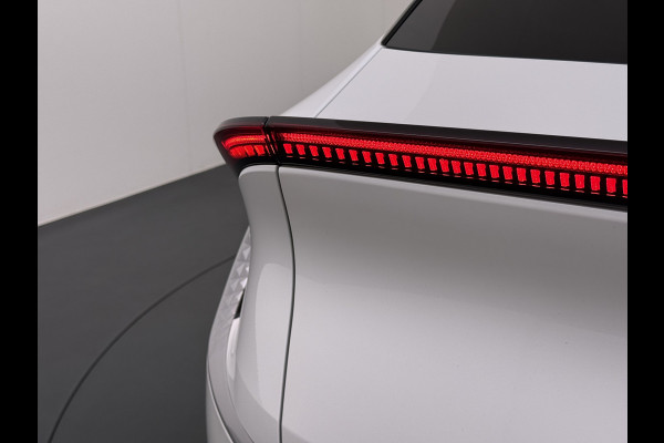 Kia Ev6 Plus Long Range 77.4kWh Trekhaak Leer+Ventilatie+Verwarming(+bank) Camera Adap.Cruise Warmtepomp Meridian®-Audio Stuur+Achterban SOH 100% Elek.Achterklep Apple Carplay Android Privacy Glas Pdc Lmv Led DAB 1.600KG Trekgewicht Dealeronderhouden