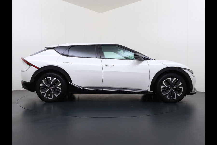 Kia Ev6 Plus Long Range 77.4kWh Trekhaak Leer+Ventilatie+Verwarming(+bank) Camera Adap.Cruise Warmtepomp Meridian®-Audio Stuur+Achterban SOH 100% Elek.Achterklep Apple Carplay Android Privacy Glas Pdc Lmv Led DAB 1.600KG Trekgewicht Dealeronderhouden